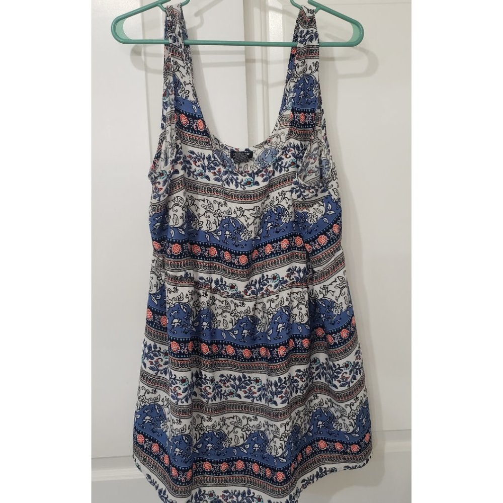 Torrid Size 2 EUC Sleeveless Top Empire Hem